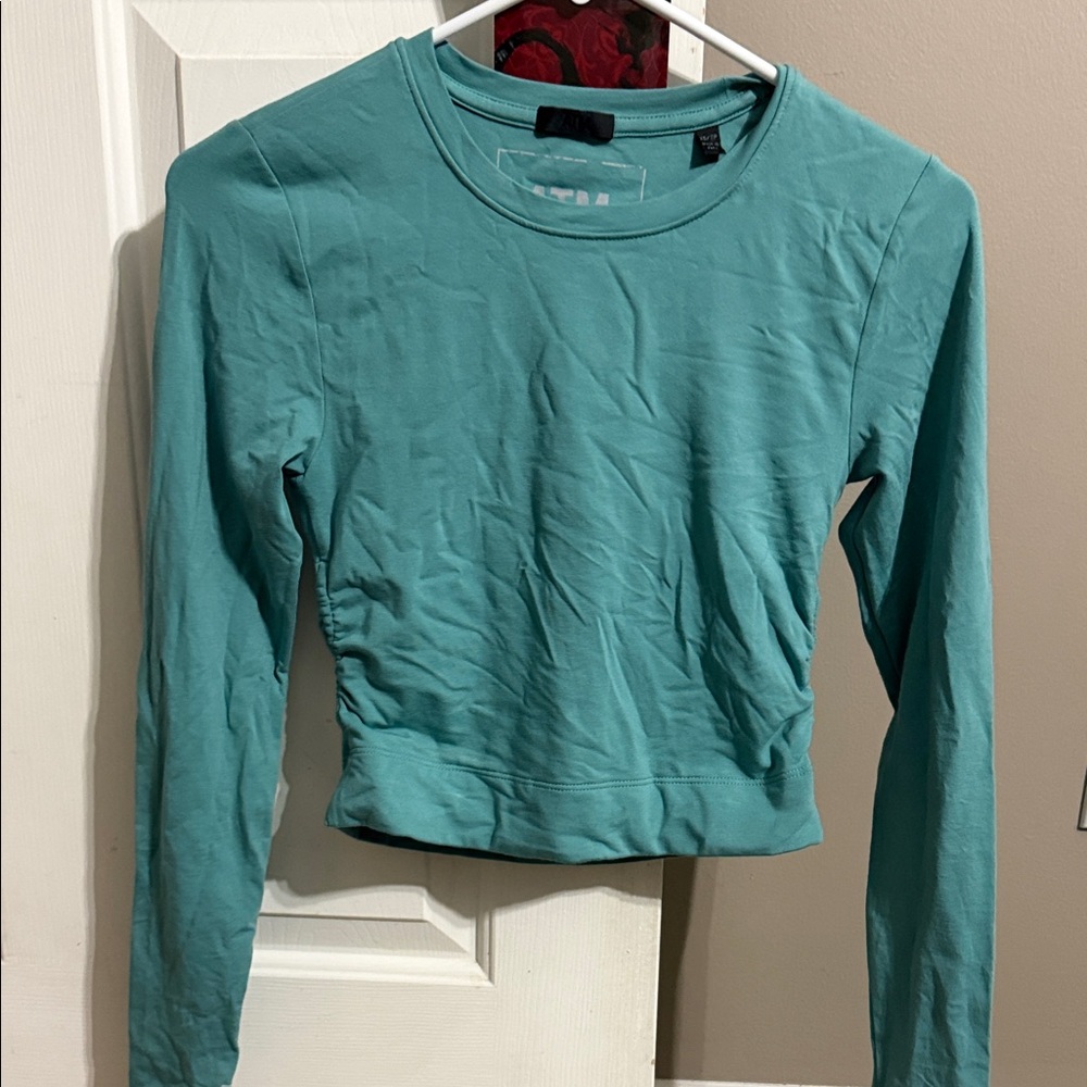 Atm size xs Women's Teal Long-Sleeve Crop Top